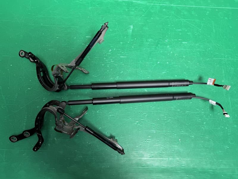 BMW 3 SERIES G21 LCI TAILGATE BOOT HINGES WITH STRUTS DRIVER + PASSENGER 2021-25