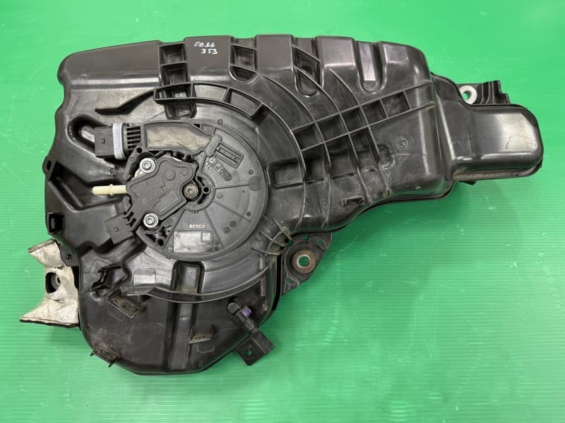 LAND ROVER DEFENDER L663 ADBLUE TANK WITH PUMP 3.0 DIESEL LPLA5J229AA 2020-2025