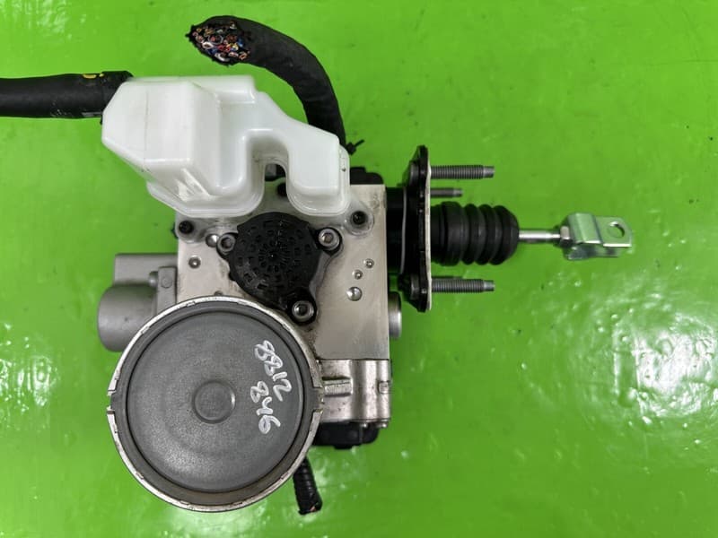 KIA XCEED ABS PUMP BRAKE BOOSTER CONTROL MODULE 1.6 PETROL HYBRID 2019-2025